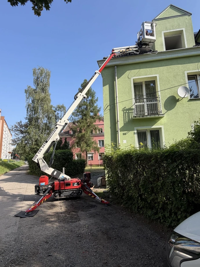 maly podnosnik koszowy pajak montaż klimatyzacji